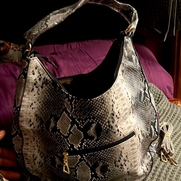 4 tha Ladies🙌 Woman’s stylish Snakeskin print Bag 👜 - Picture 4 of 5